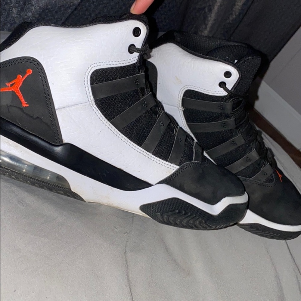 Jordan max aura